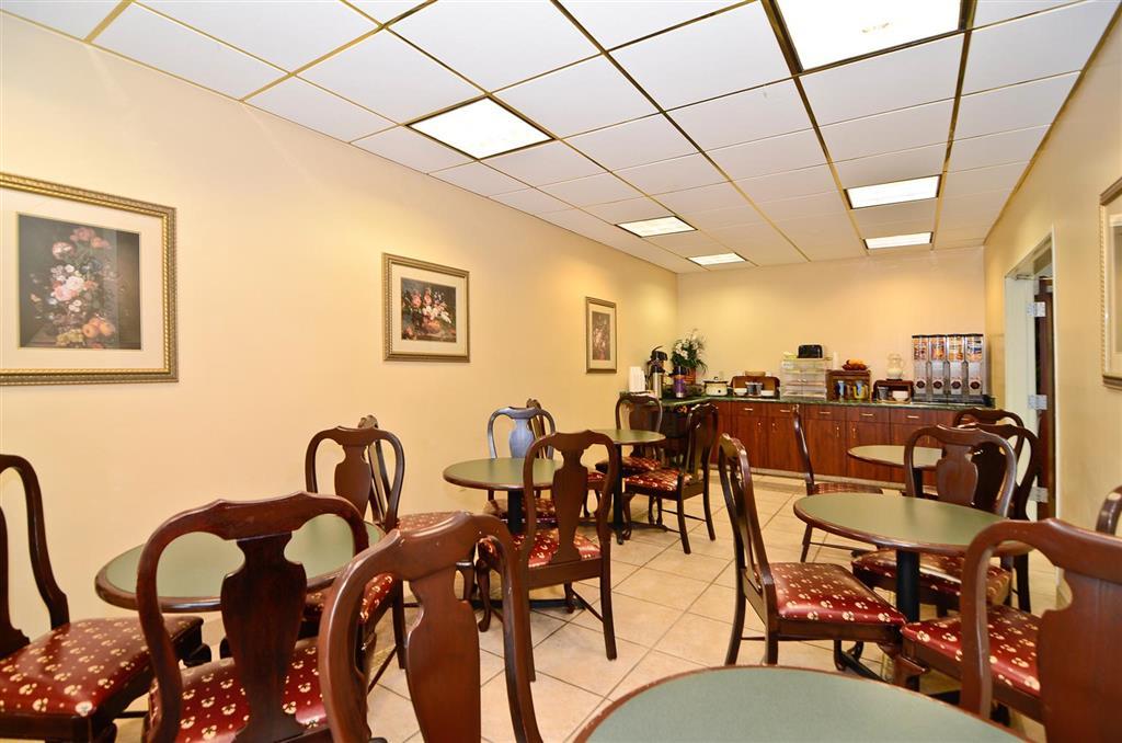 Americas Best Value Inn Louisville Restaurant billede