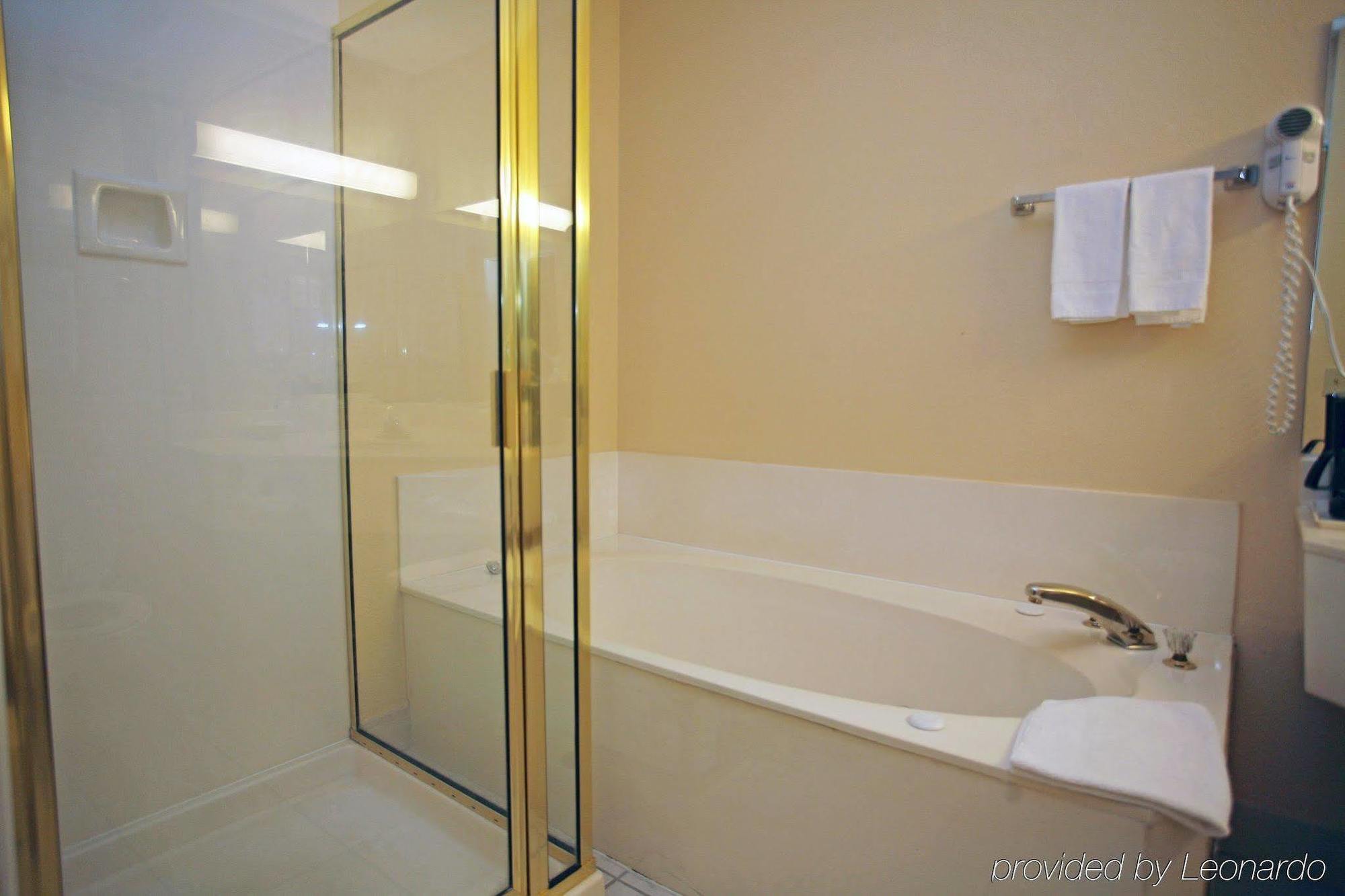 Americas Best Value Inn Louisville Værelse billede